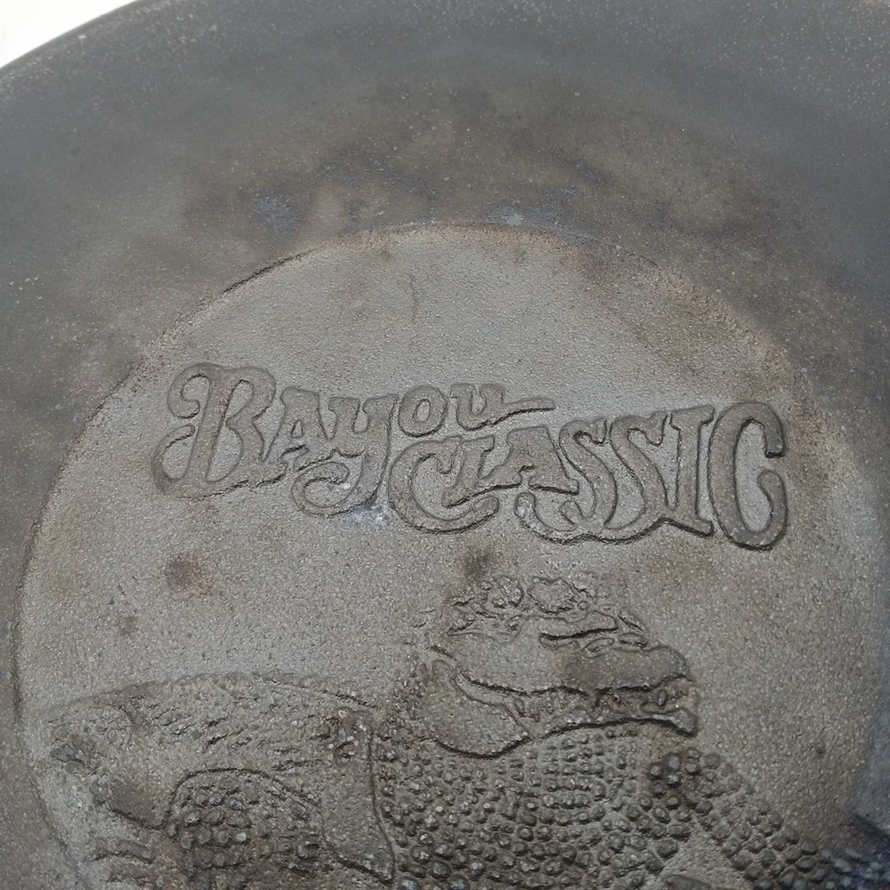 Bayou Classic 14 Inch Double Handled Cast Iron Skillet with Pour Spouts Black